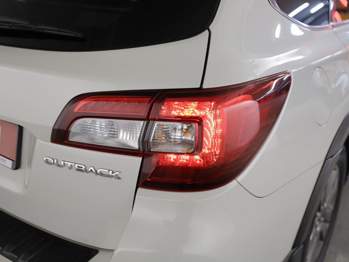 Subaru Outback 2017 - фото автомобиля