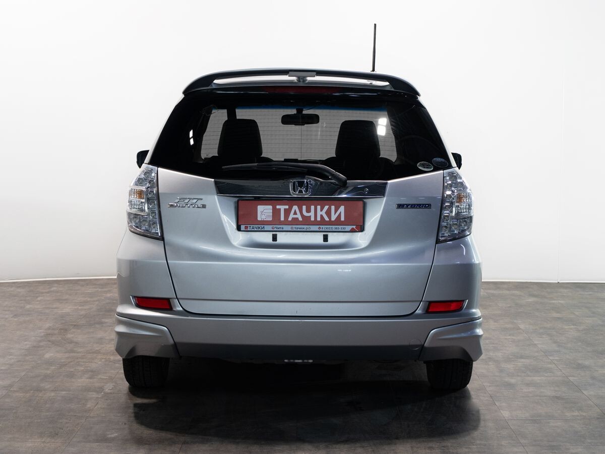 Honda Fit Shuttle 2011 - фото автомобиля