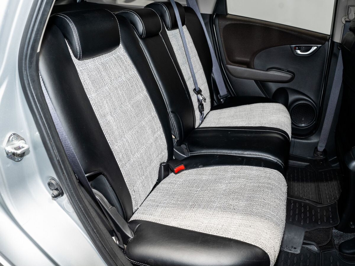 Honda Fit Shuttle 2011 - фото автомобиля