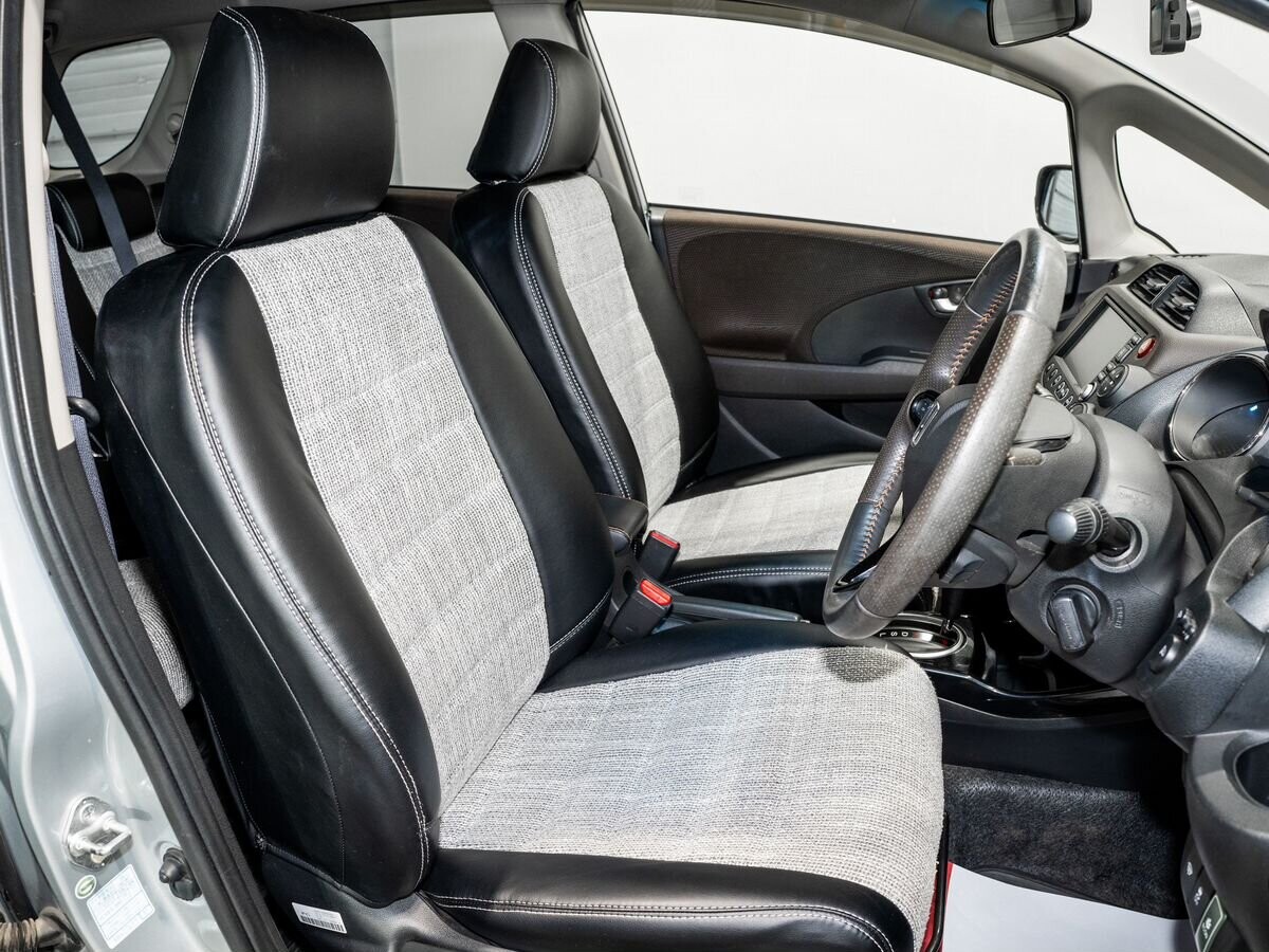 Honda Fit Shuttle 2011 - фото автомобиля