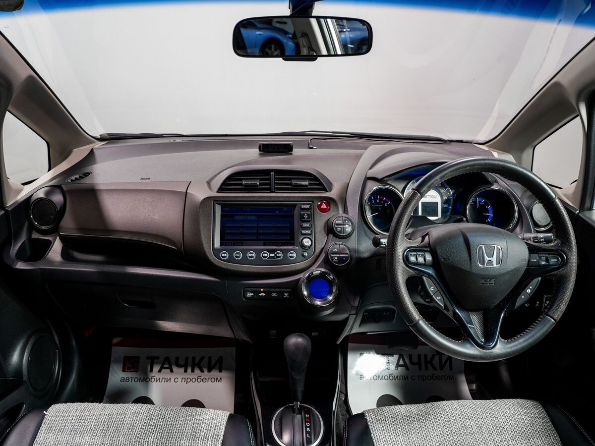 Honda Fit Shuttle 2011 - фото автомобиля