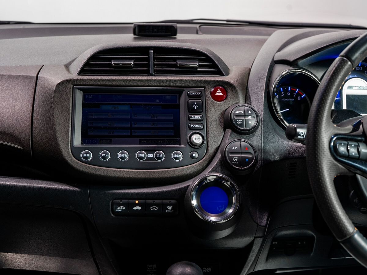 Honda Fit Shuttle 2011 - фото автомобиля