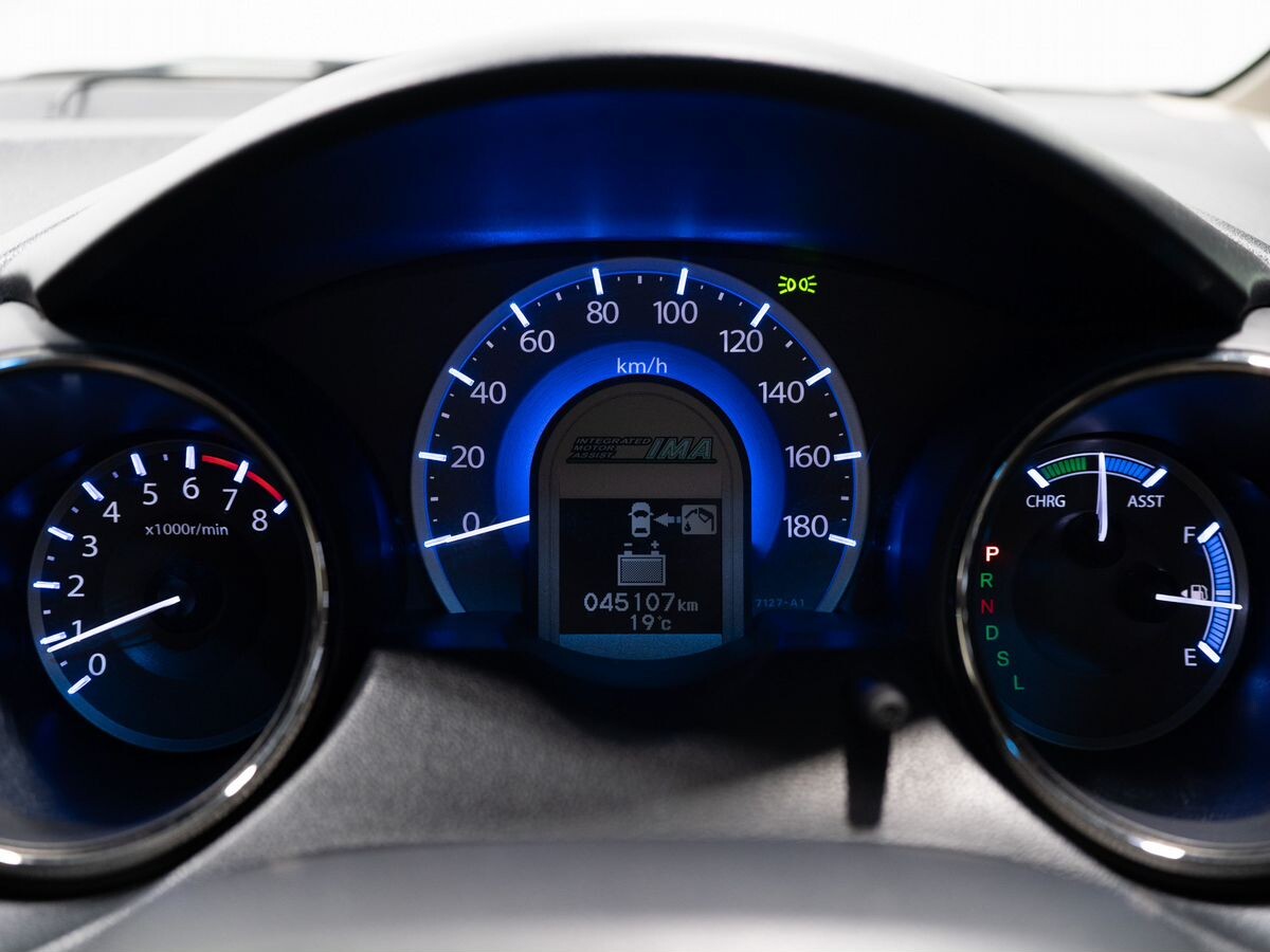 Honda Fit Shuttle 2011 - фото автомобиля