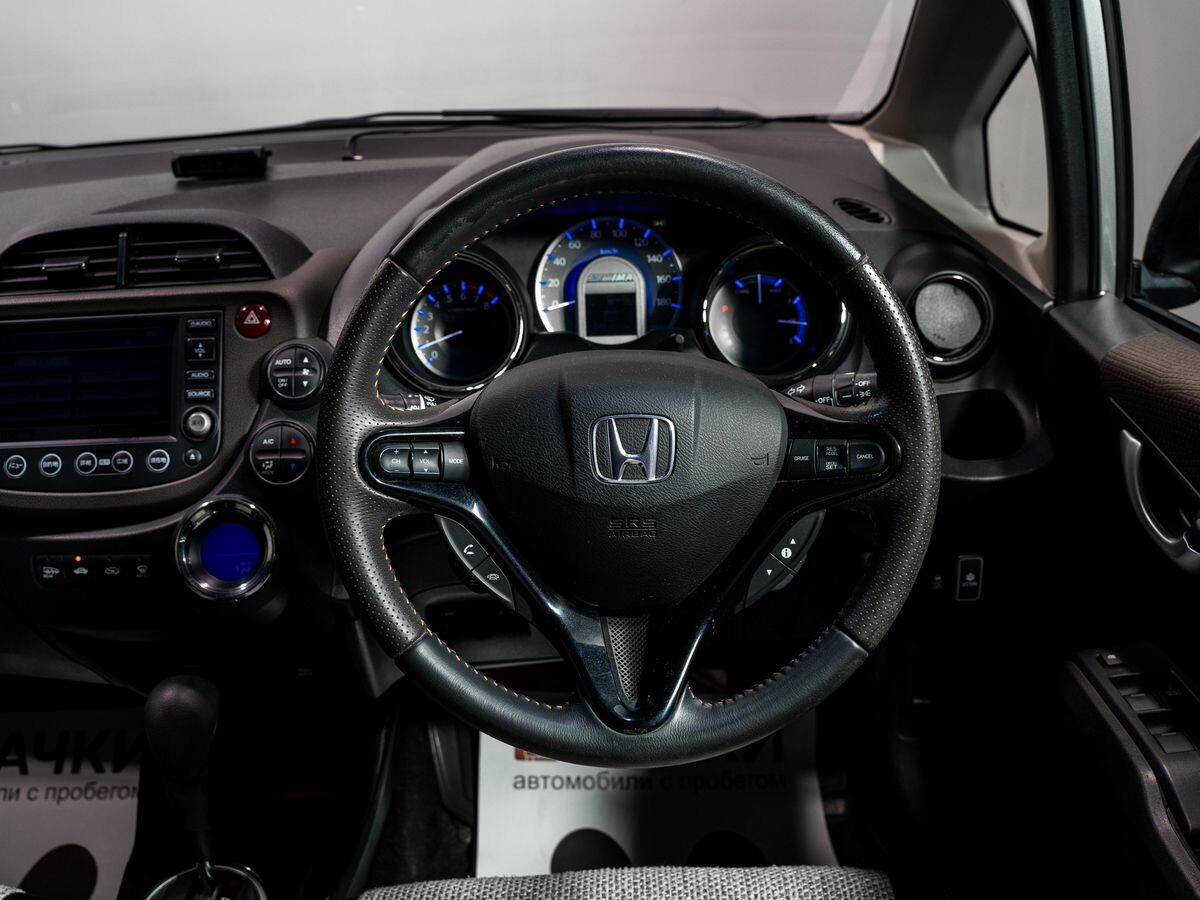 Honda Fit Shuttle 2011 - фото автомобиля