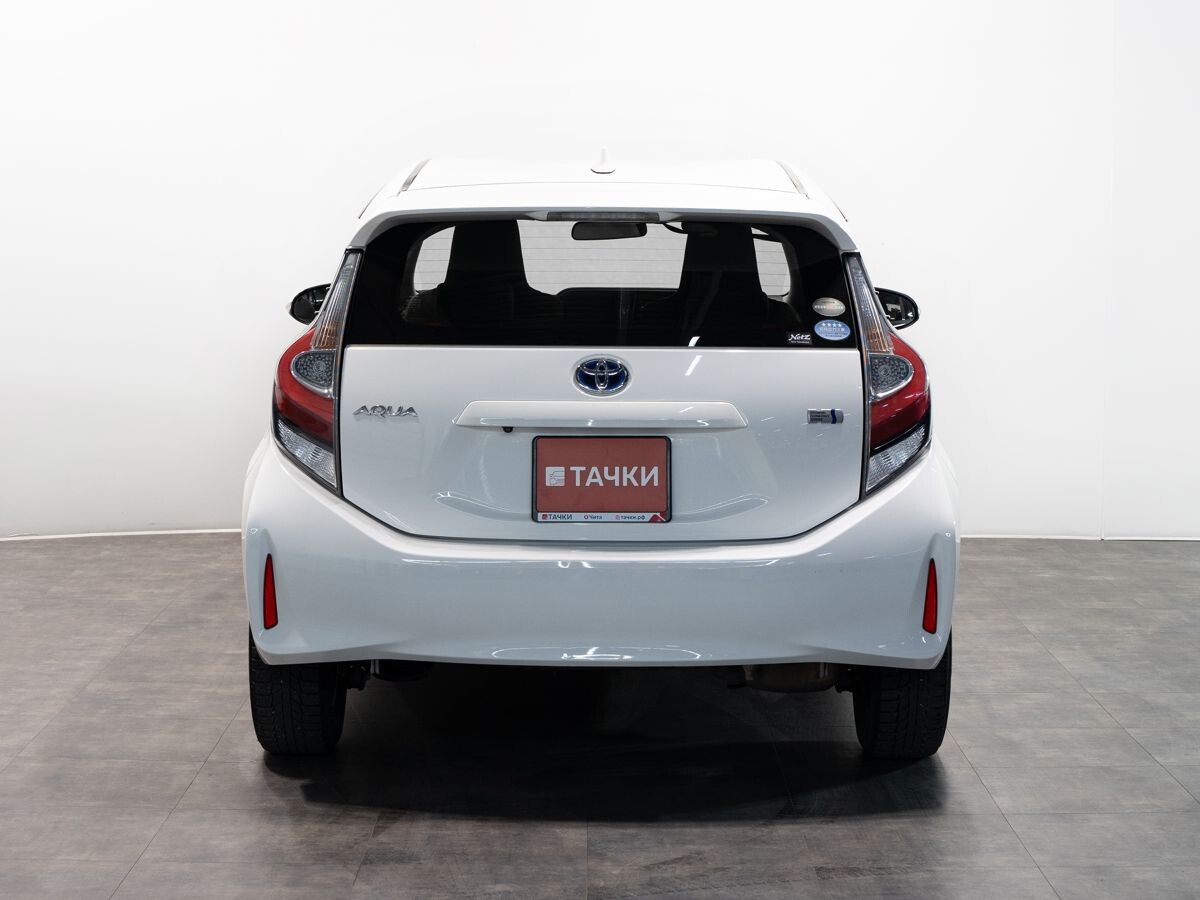 Toyota Aqua 2018 - фото автомобиля