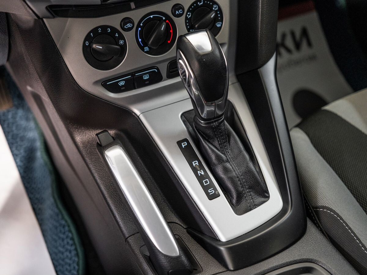 Ford Focus 2012 - фото автомобиля