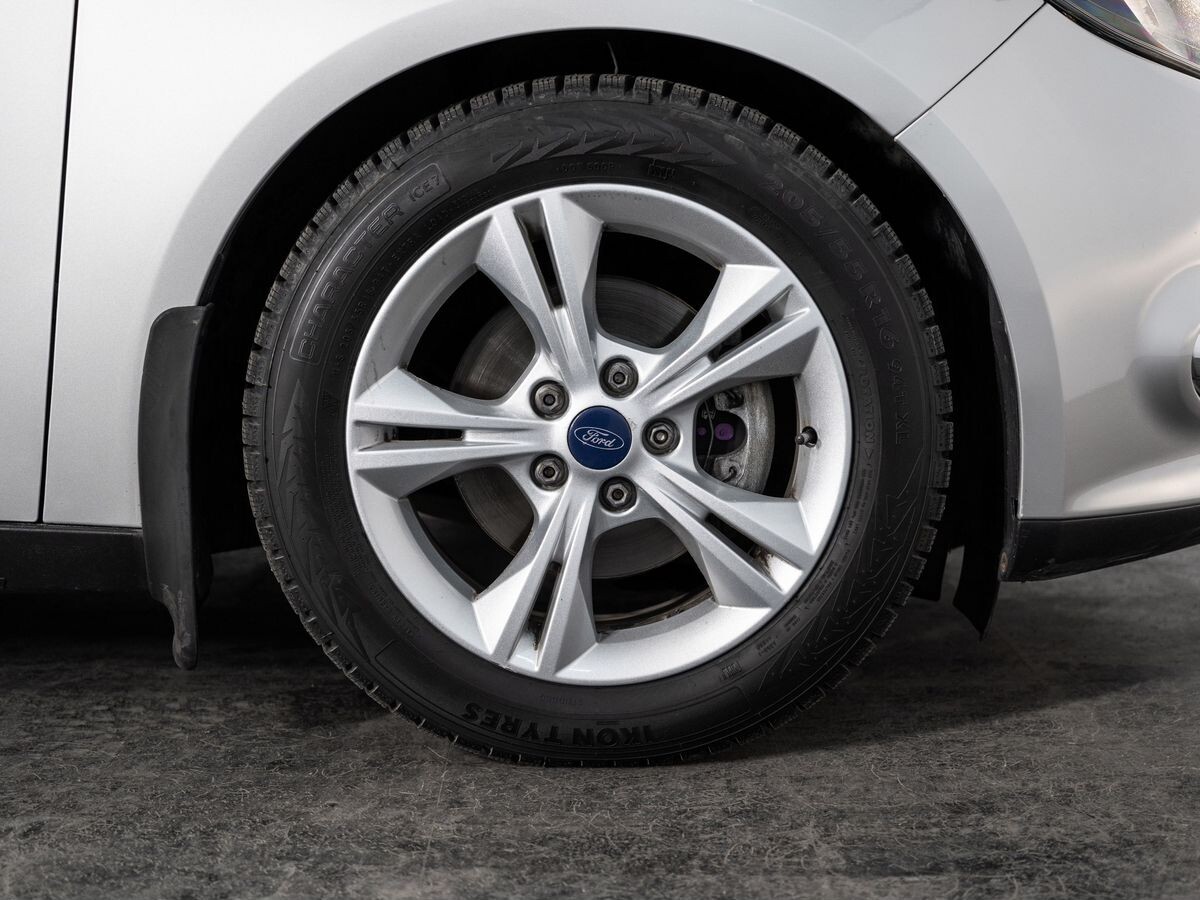 Ford Focus 2012 - фото автомобиля