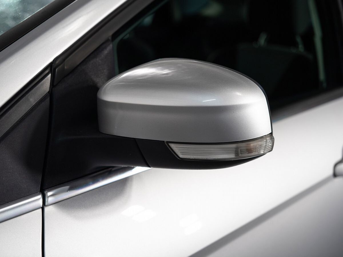 Ford Focus 2012 - фото автомобиля