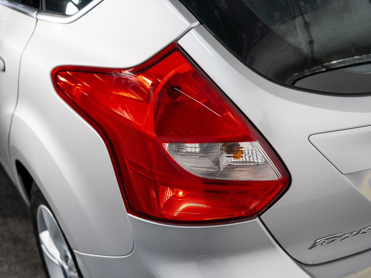 Ford Focus 2012 - фото автомобиля