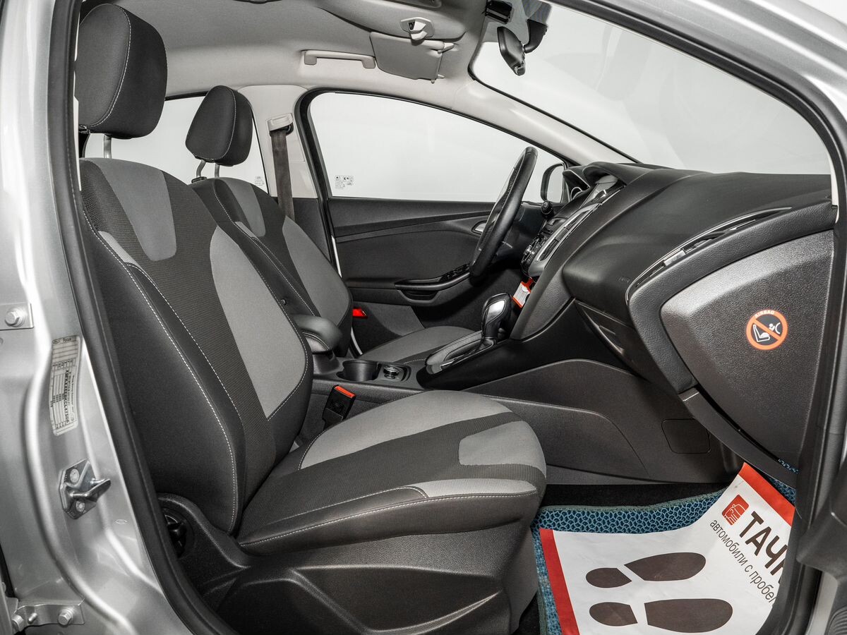 Ford Focus 2012 - фото автомобиля