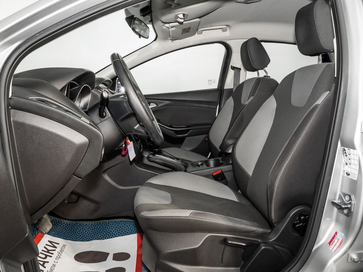 Ford Focus 2012 - фото автомобиля