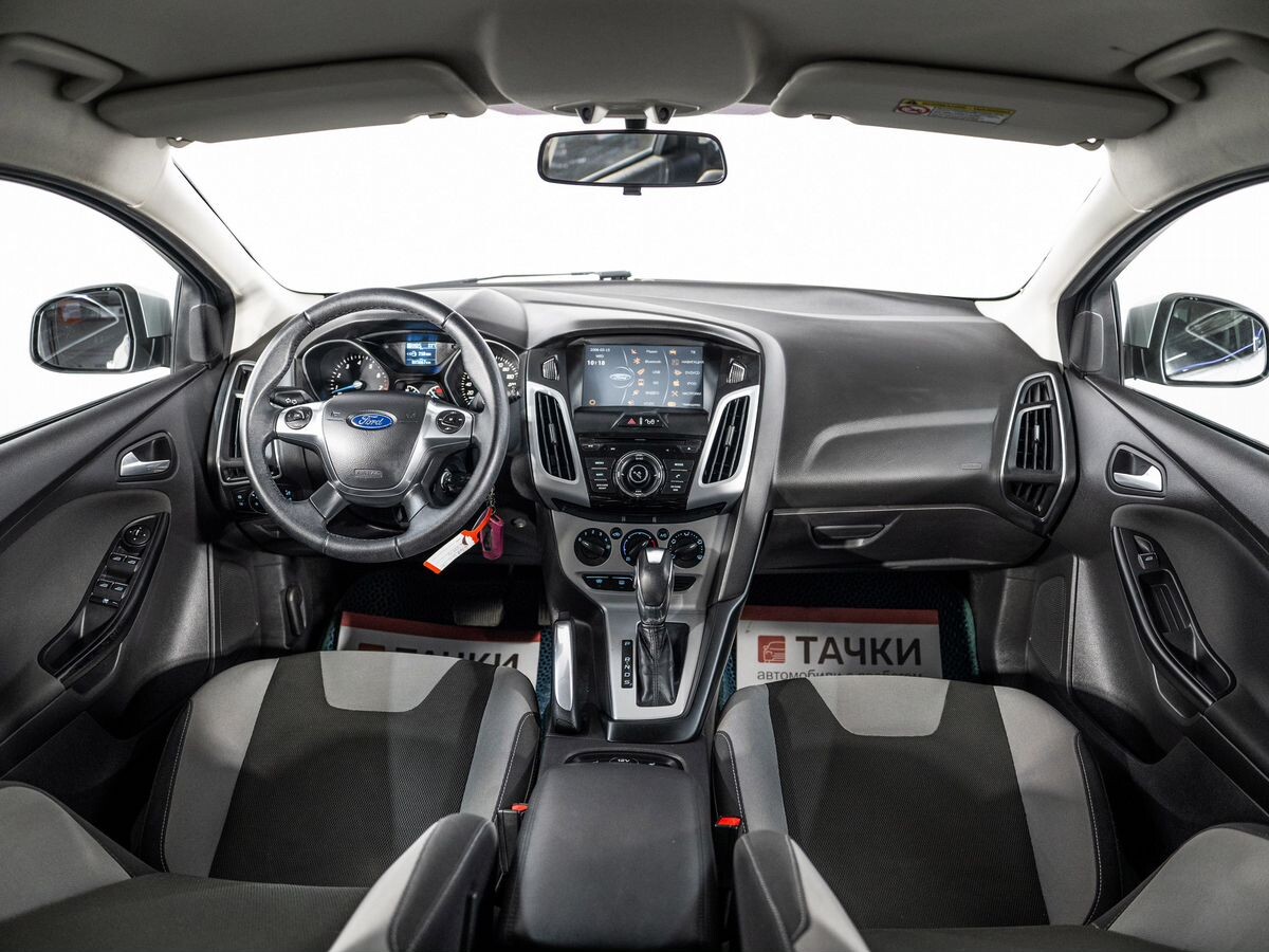 Ford Focus 2012 - фото автомобиля