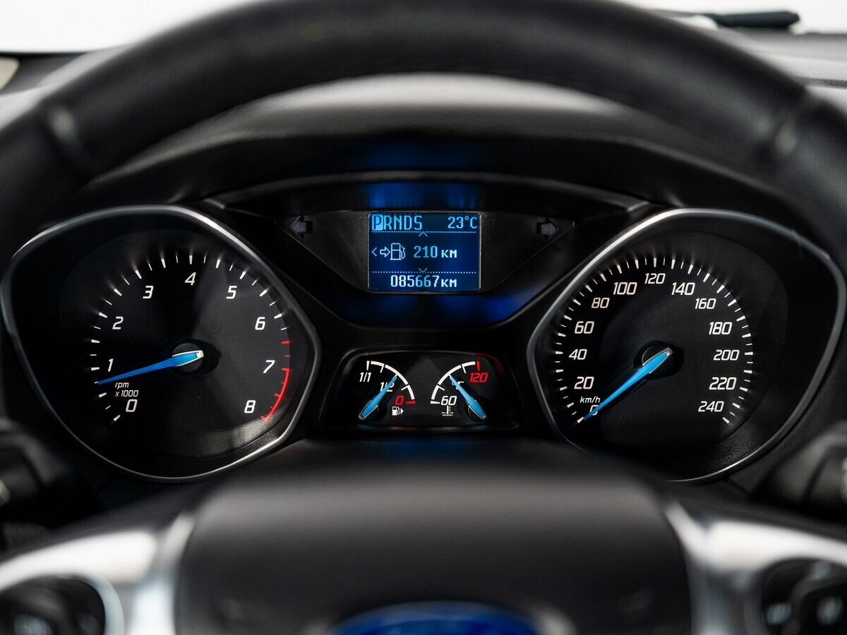 Ford Focus 2012 - фото автомобиля