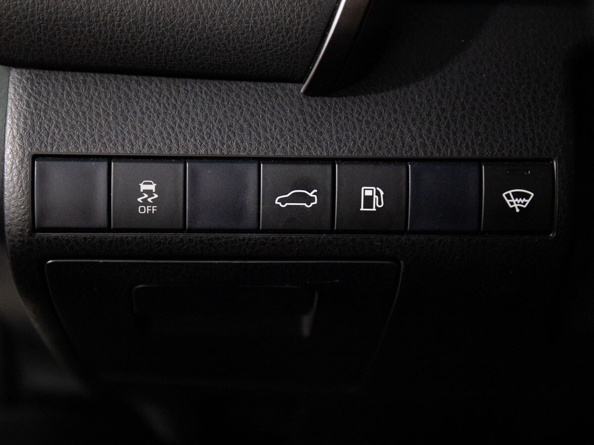 Toyota Camry 2018 - фото автомобиля