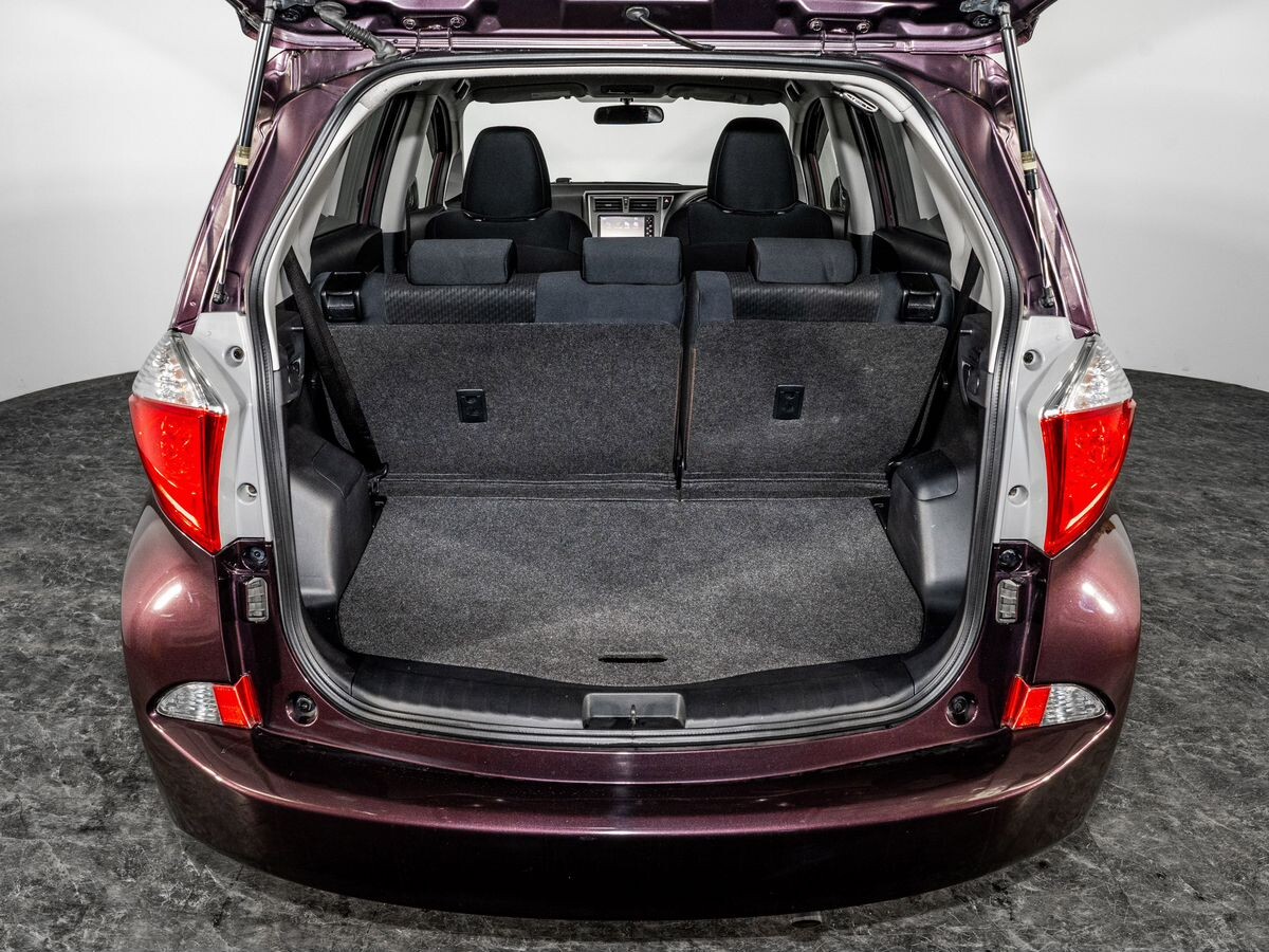 Toyota Ractis 2011 - фото автомобиля