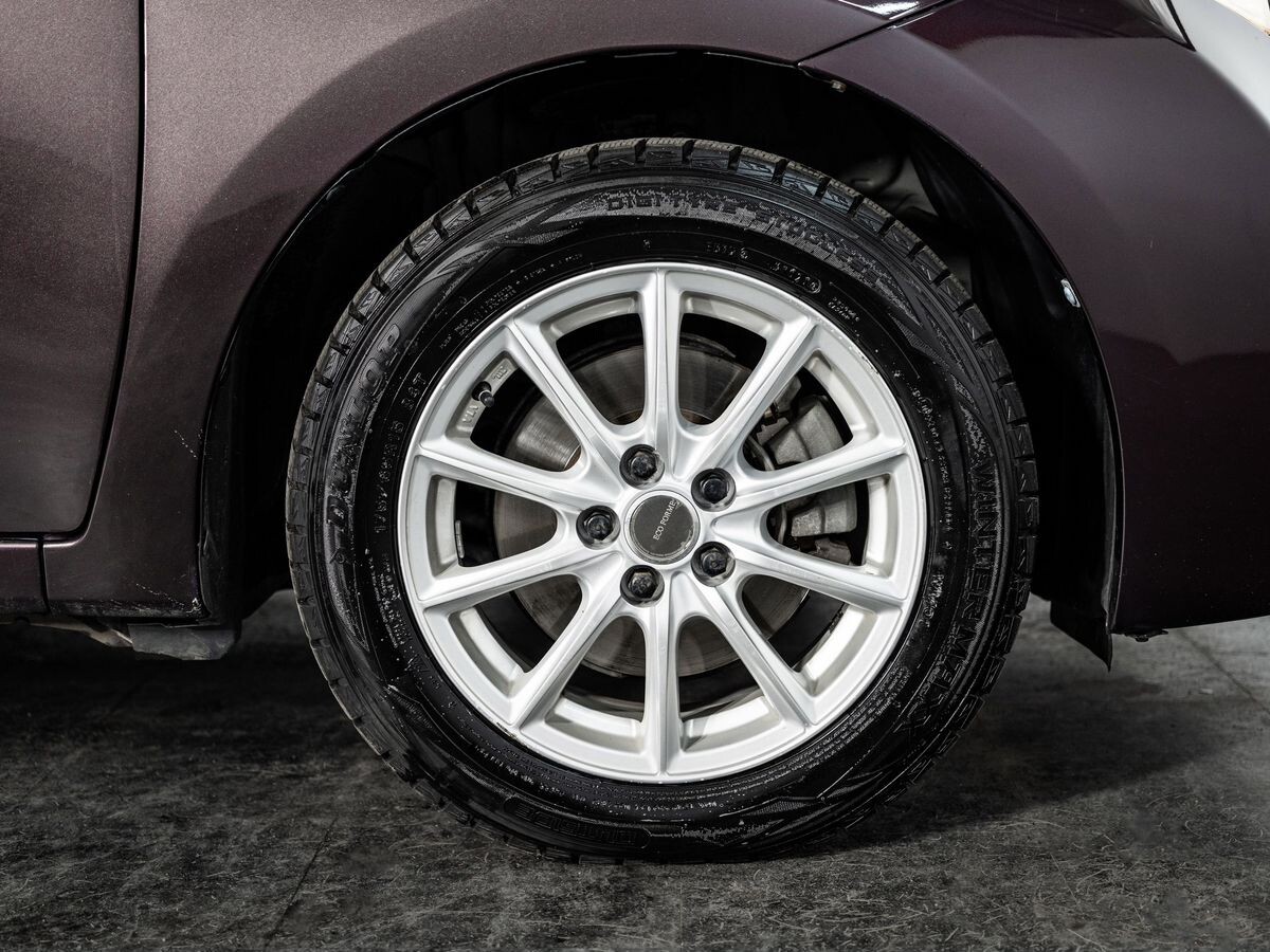 Toyota Ractis 2011 - фото автомобиля