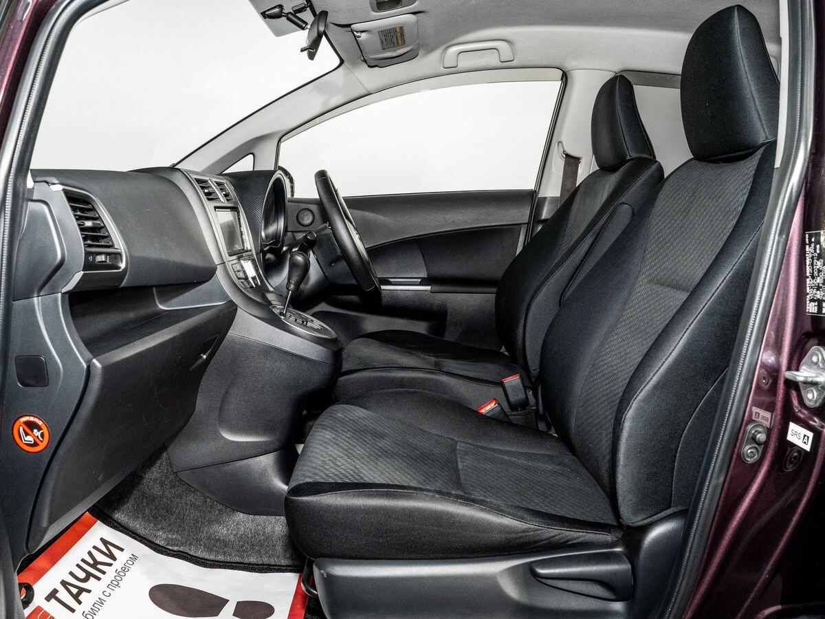 Toyota Ractis 2011 - фото автомобиля