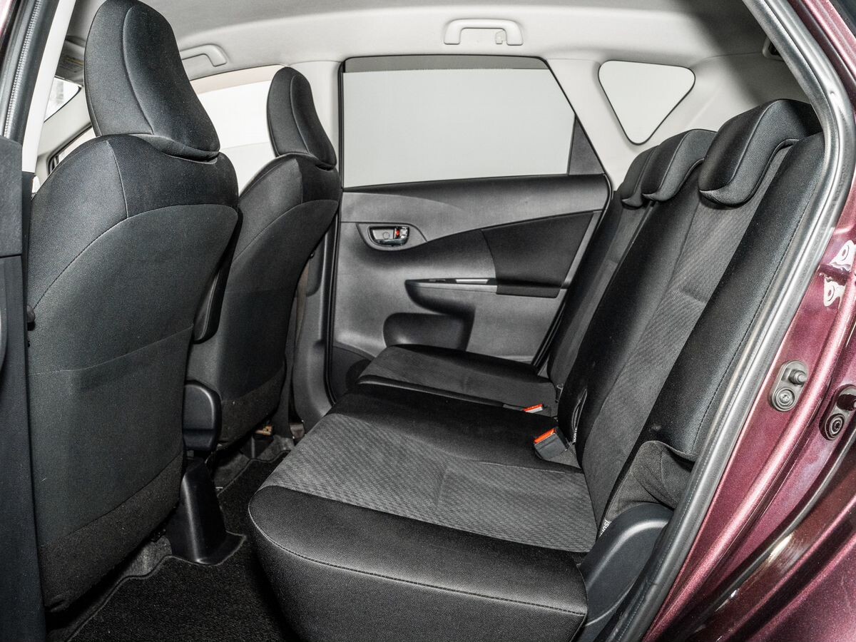 Toyota Ractis 2011 - фото автомобиля