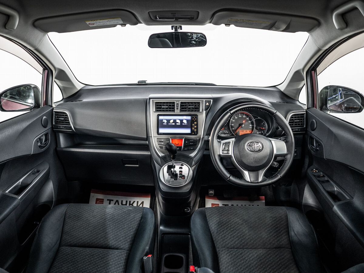 Toyota Ractis 2011 - фото автомобиля