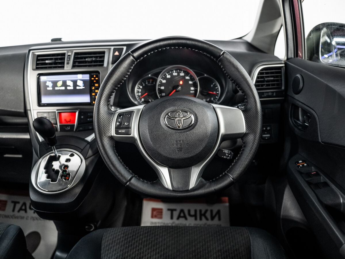 Toyota Ractis 2011 - фото автомобиля