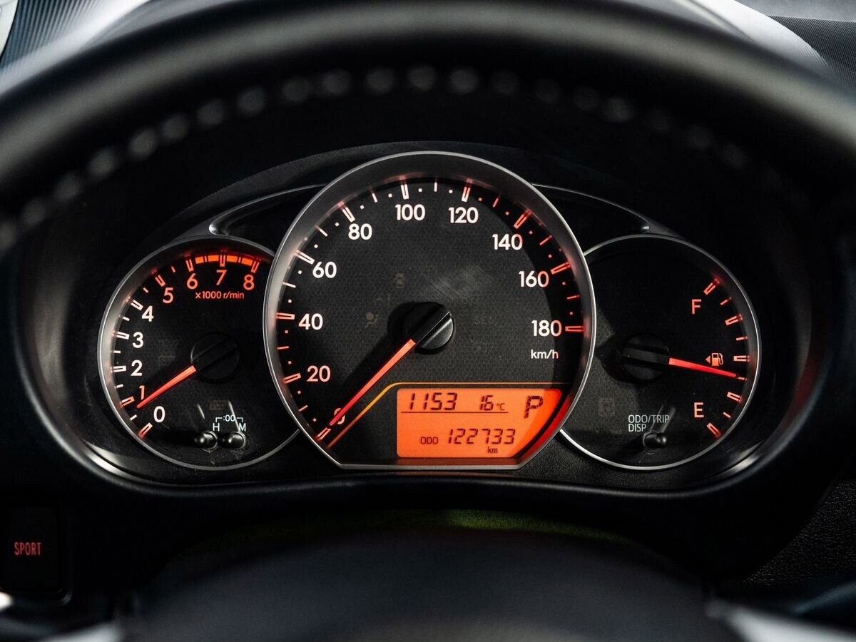 Toyota Ractis 2011 - фото автомобиля