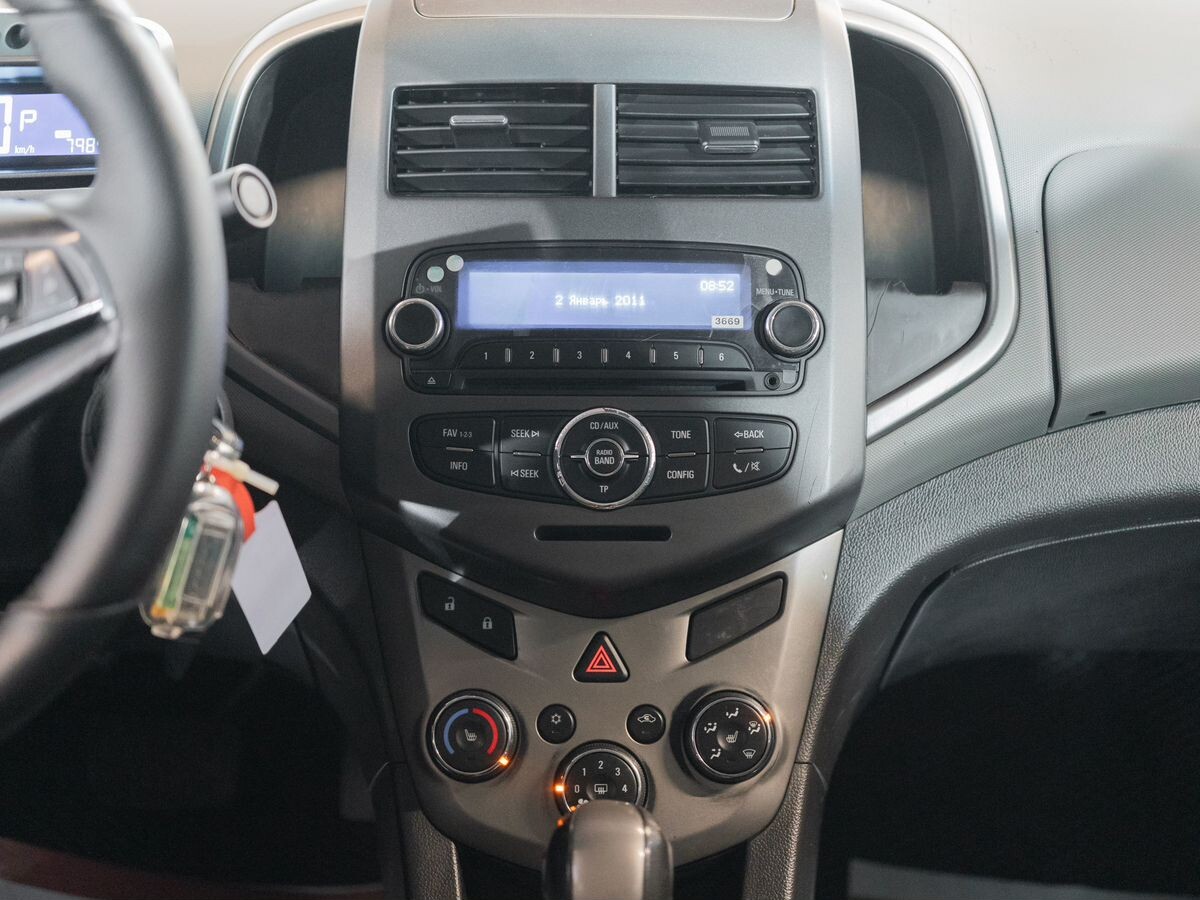 Chevrolet Aveo 2012 - фото автомобиля