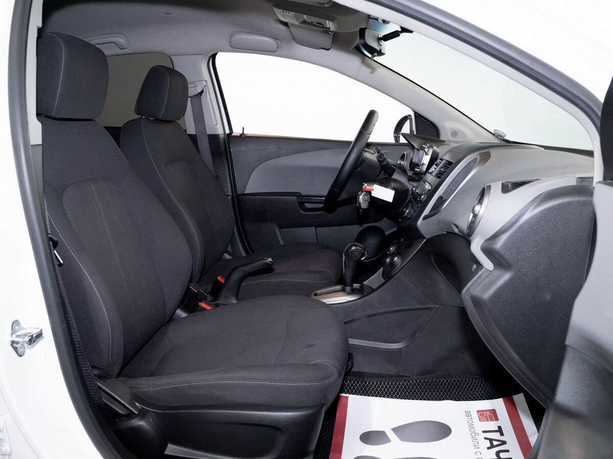 Chevrolet Aveo 2012 - фото автомобиля