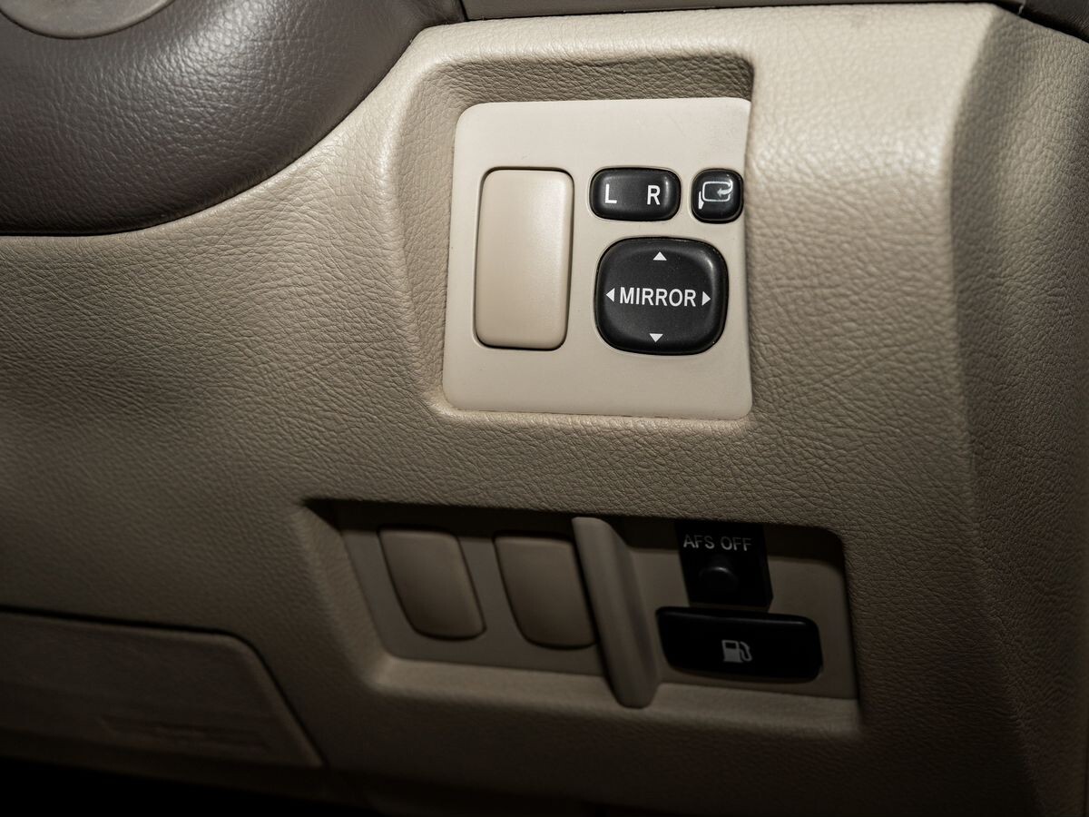 Toyota Harrier 2005 - фото автомобиля