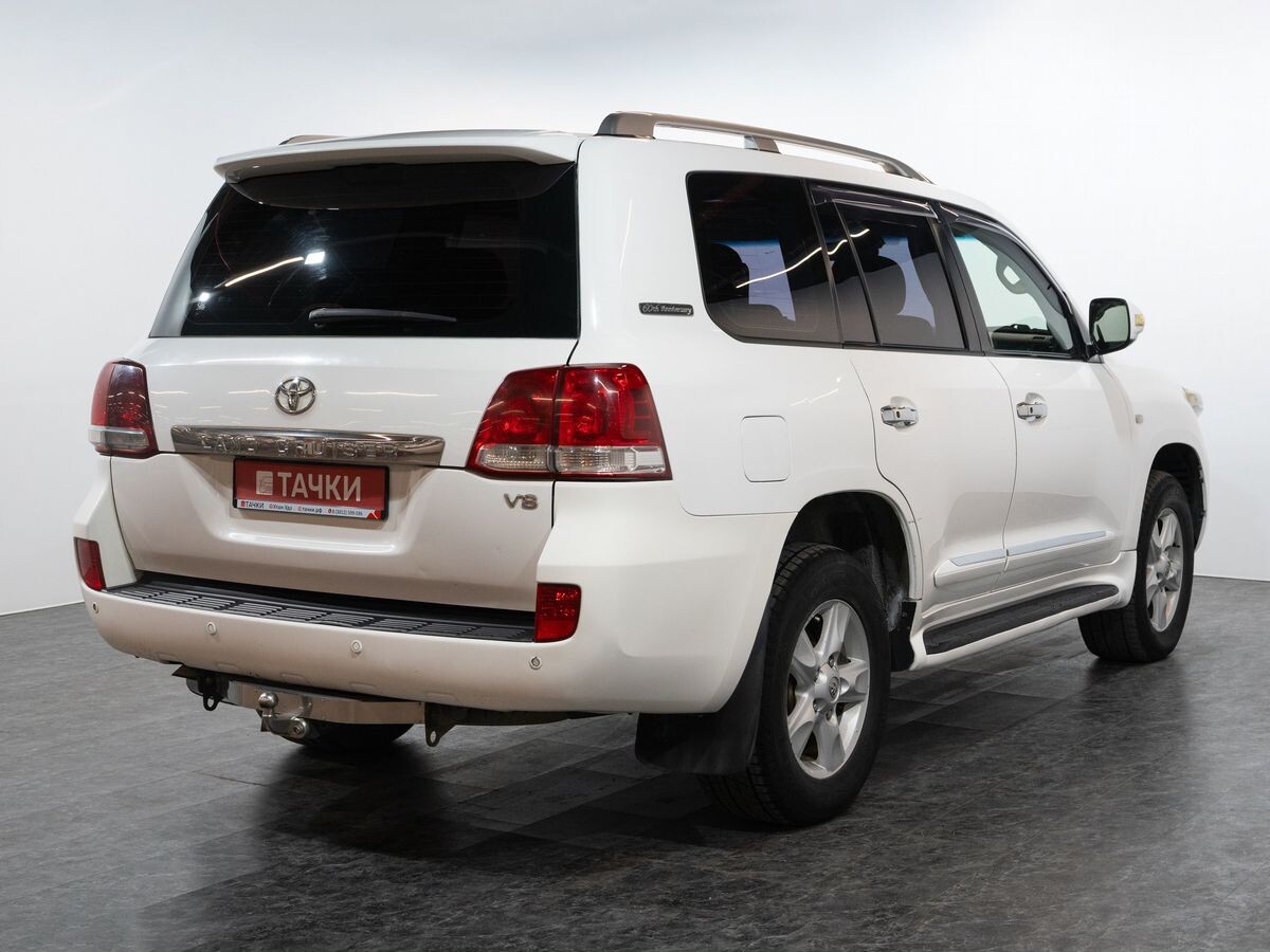 Toyota Land Cruiser 2011 - фото автомобиля