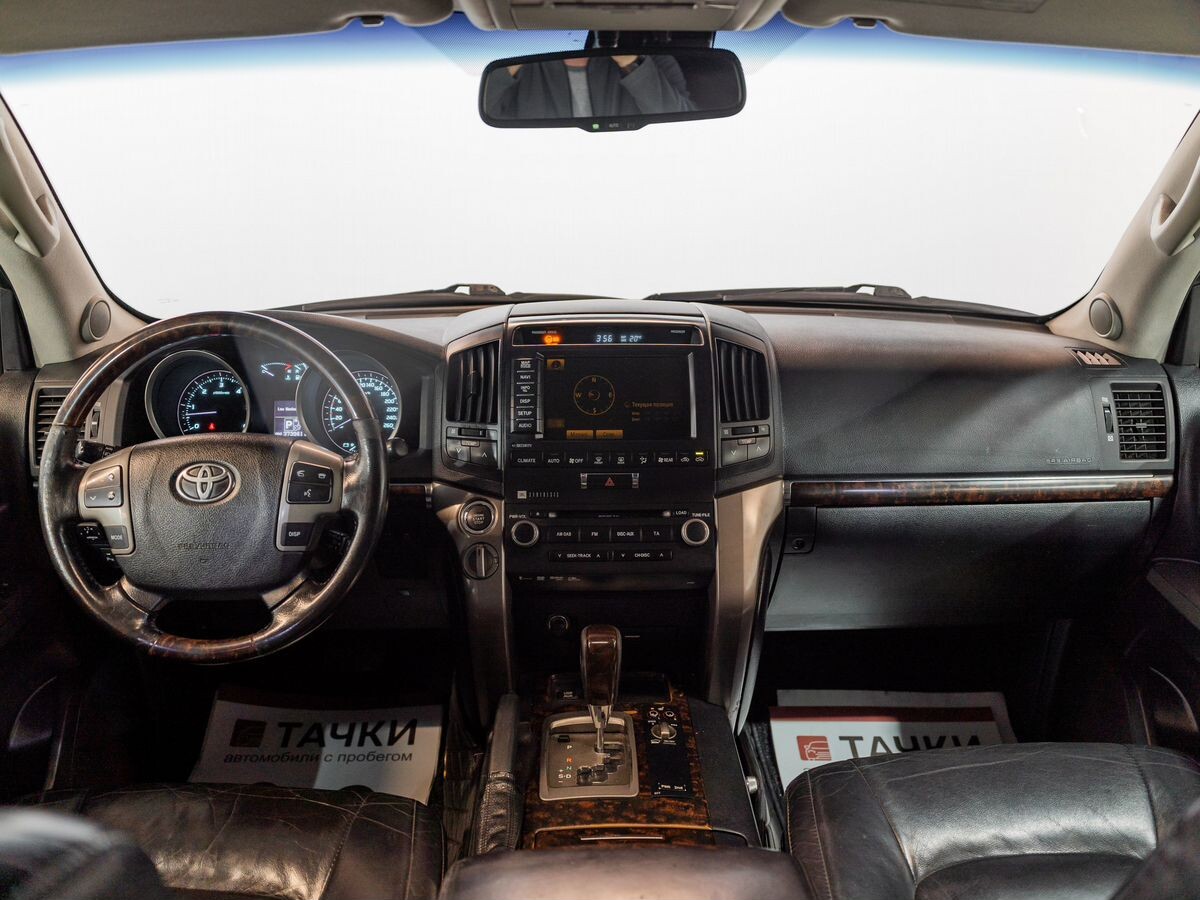 Toyota Land Cruiser 2011 - фото автомобиля