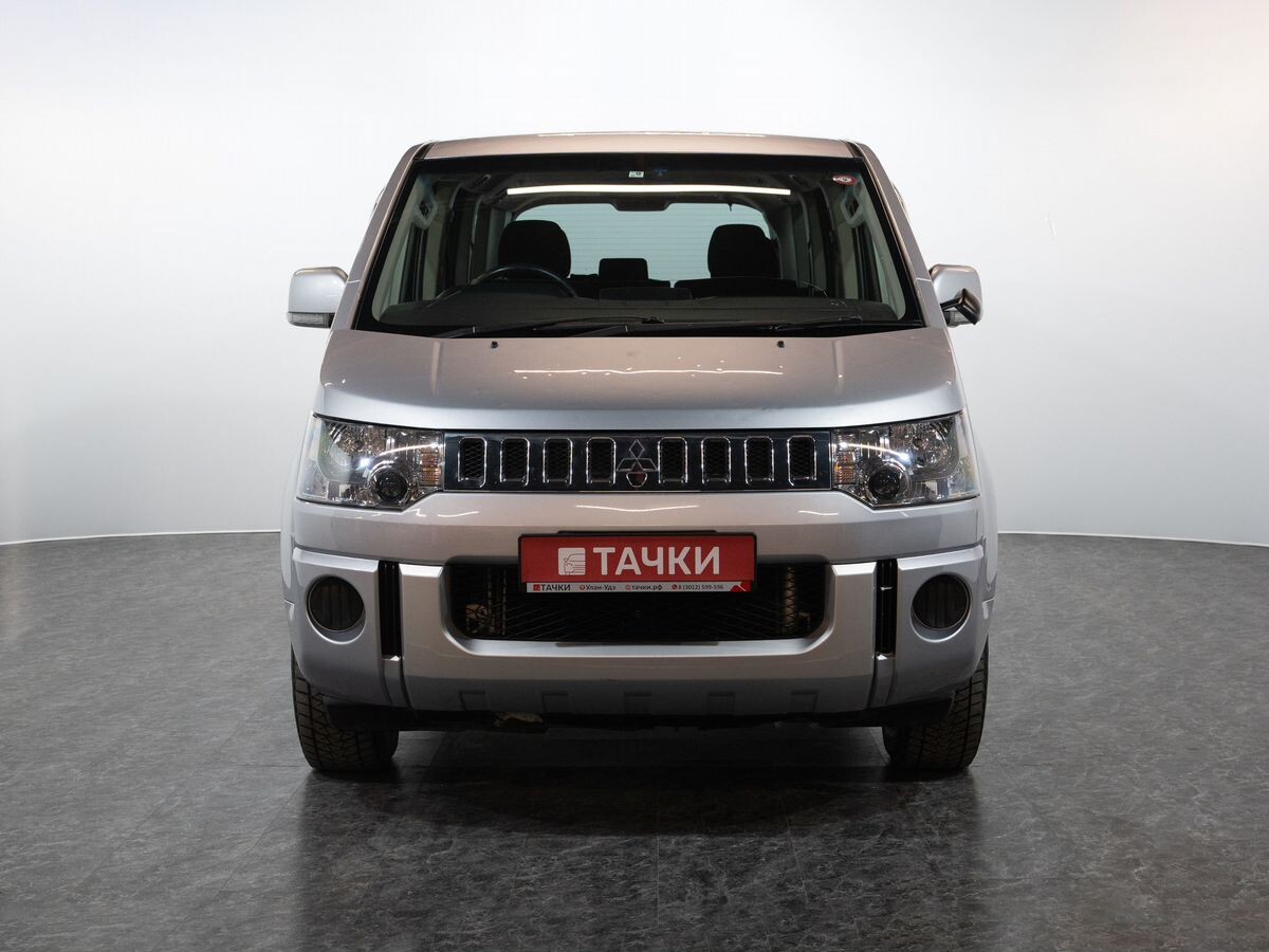 Mitsubishi Delica D:5 2015 - фото автомобиля