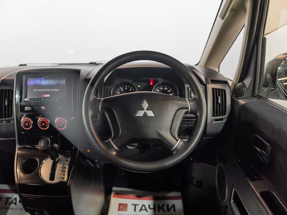 Mitsubishi Delica D:5 2015 - фото автомобиля