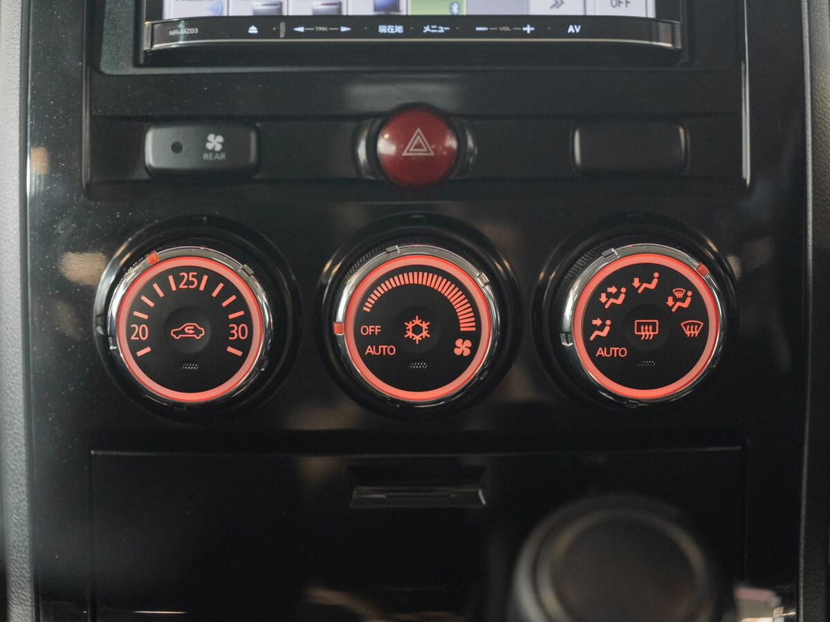 Mitsubishi Delica D:5 2015 - фото автомобиля