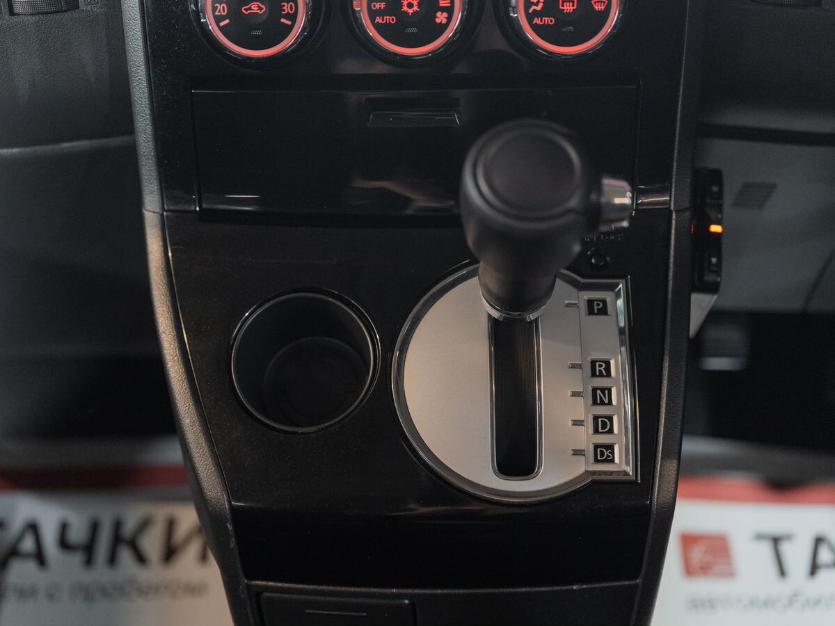 Mitsubishi Delica D:5 2015 - фото автомобиля
