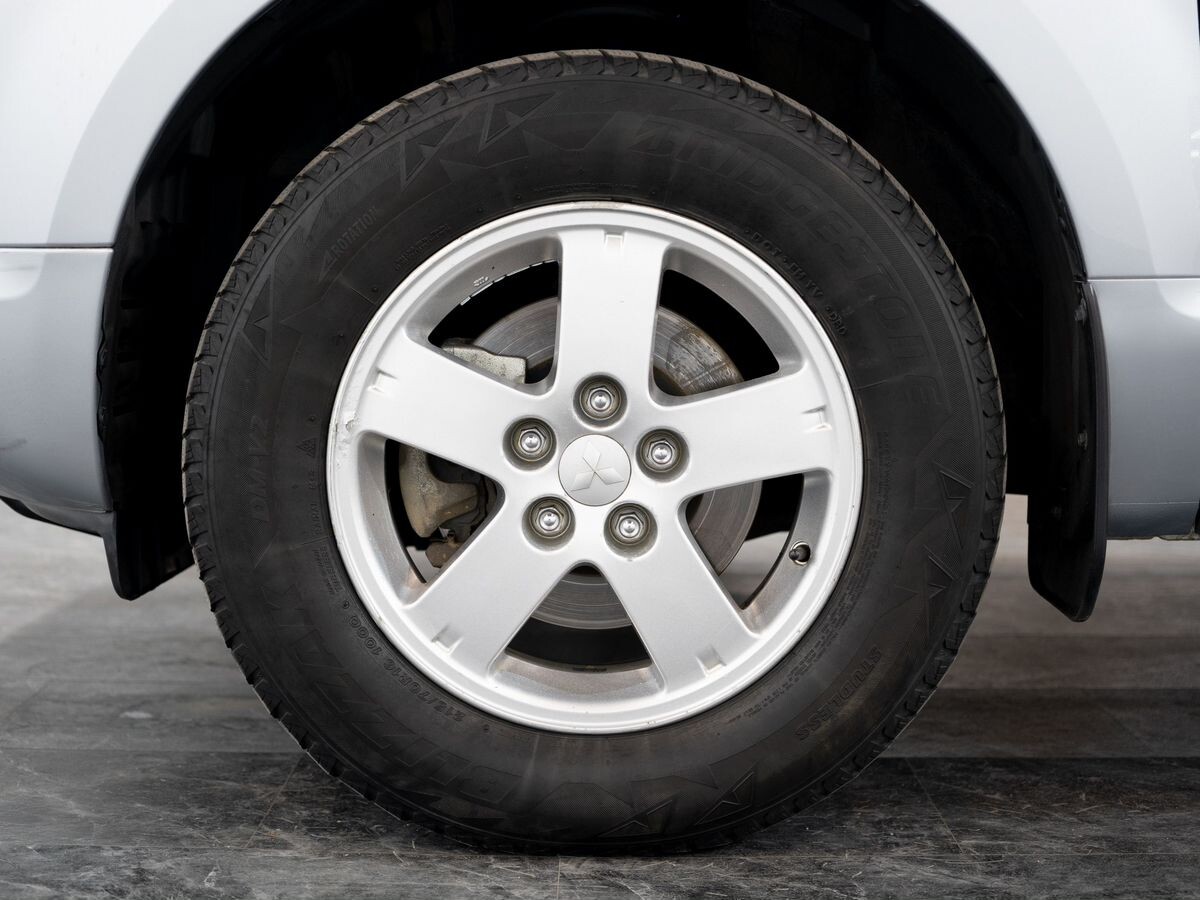 Mitsubishi Delica D:5 2015 - фото автомобиля