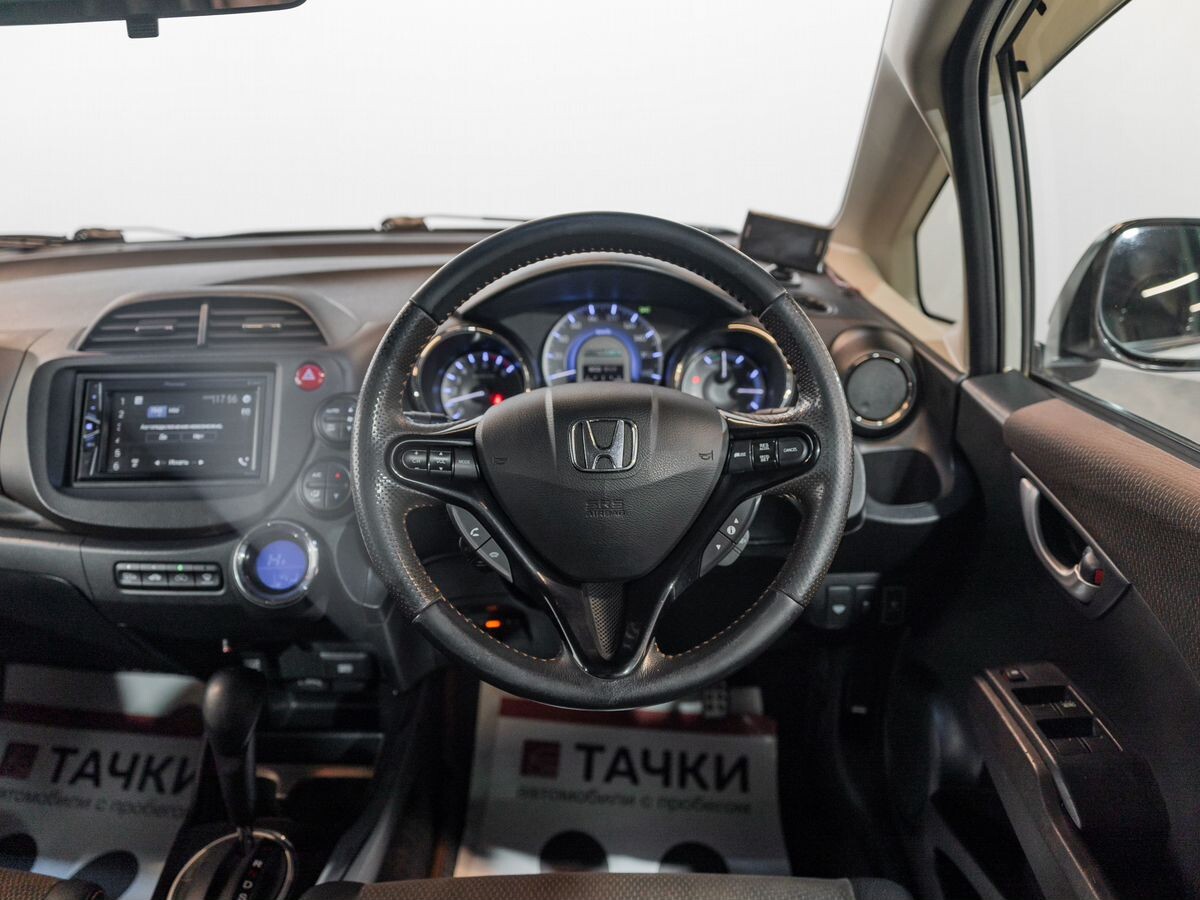 Honda Fit Shuttle 2011 - фото автомобиля