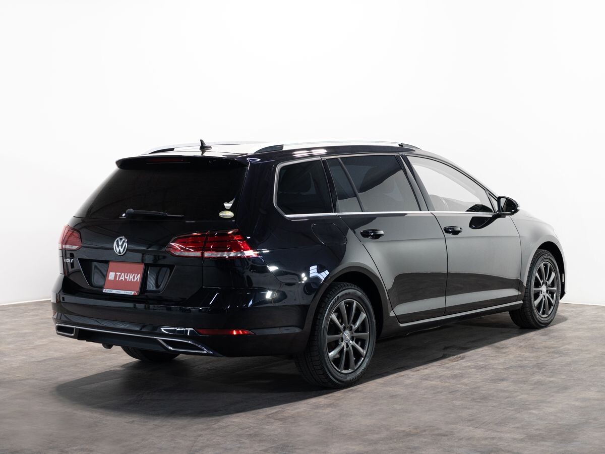 Volkswagen Golf 2018 - фото автомобиля