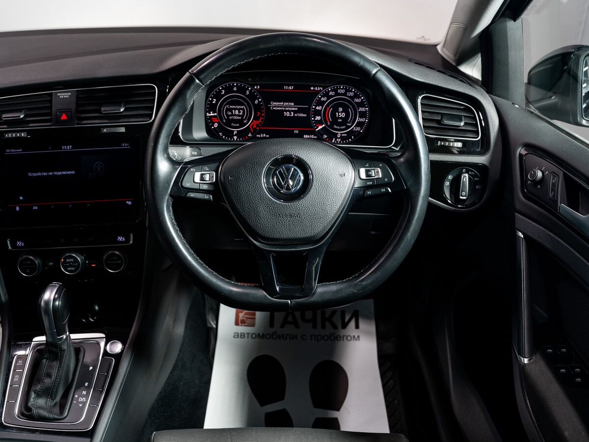 Volkswagen Golf 2018 - фото автомобиля