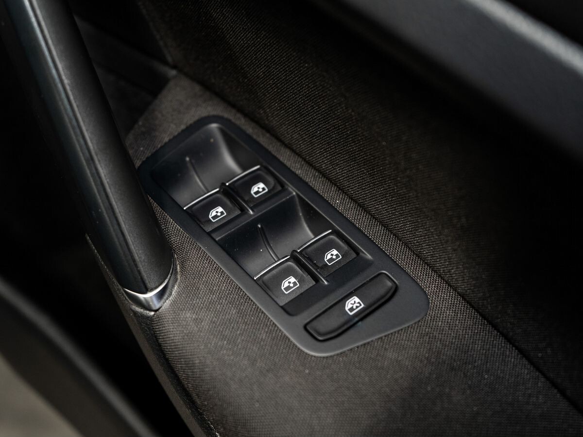 Volkswagen Golf 2018 - фото автомобиля