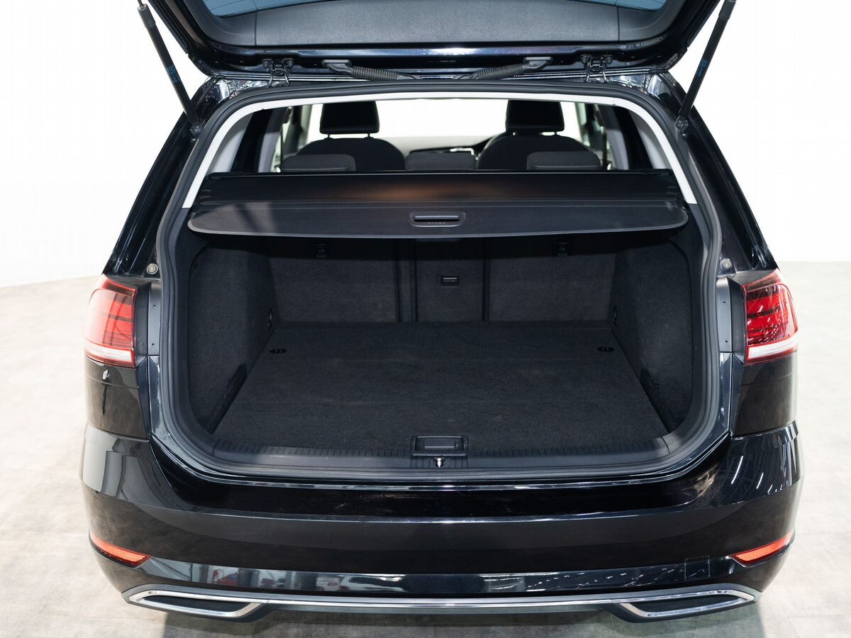 Volkswagen Golf 2018 - фото автомобиля