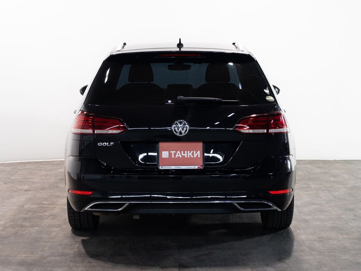 Volkswagen Golf 2018 - фото автомобиля