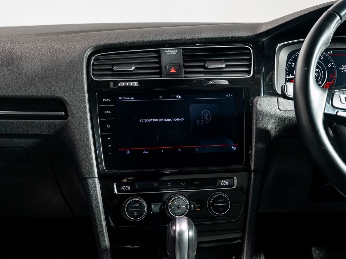 Volkswagen Golf 2018 - фото автомобиля