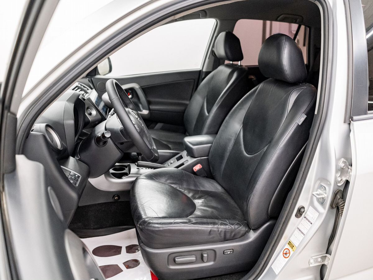 Toyota RAV4 2008 - фото автомобиля