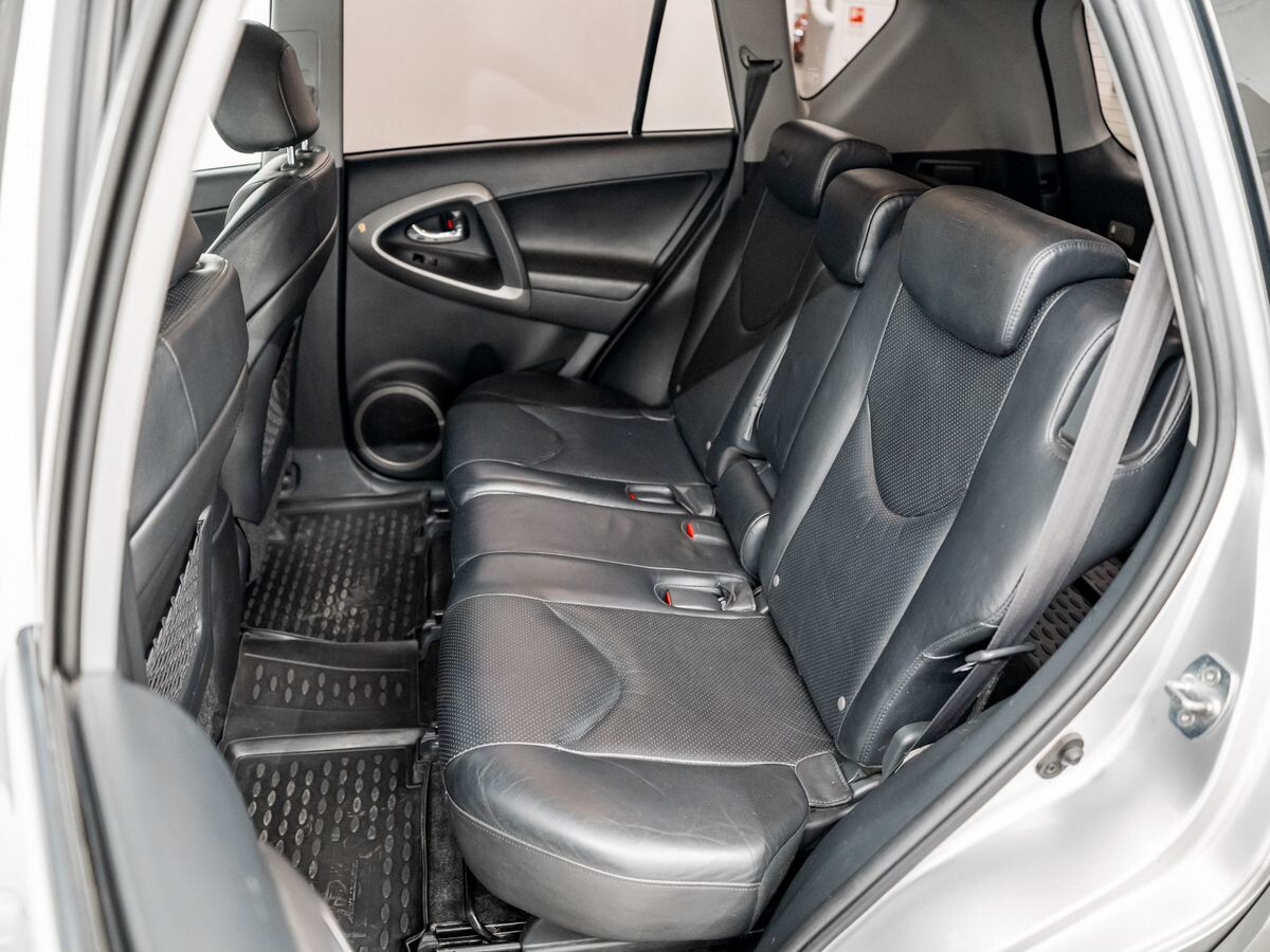 Toyota RAV4 2008 - фото автомобиля