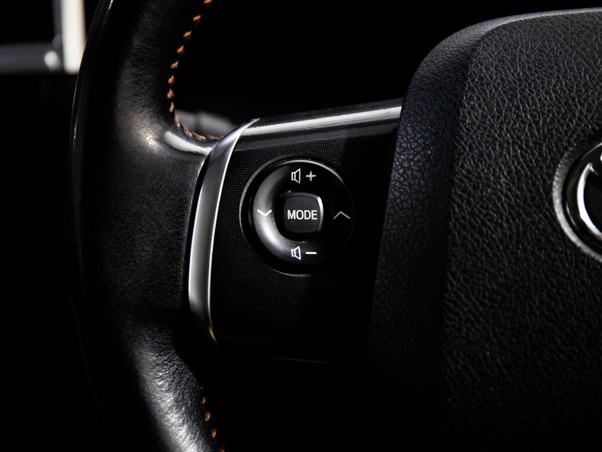 Toyota Sienta 2018 - фото автомобиля