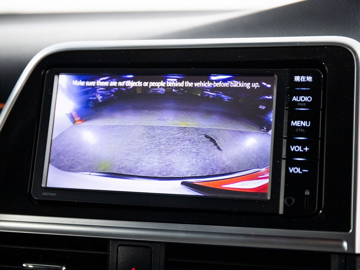 Toyota Sienta 2018 - фото автомобиля