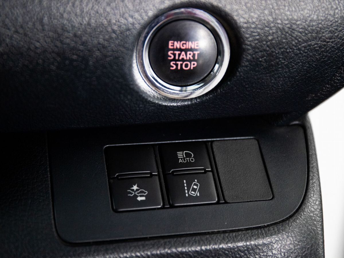 Toyota Sienta 2018 - фото автомобиля