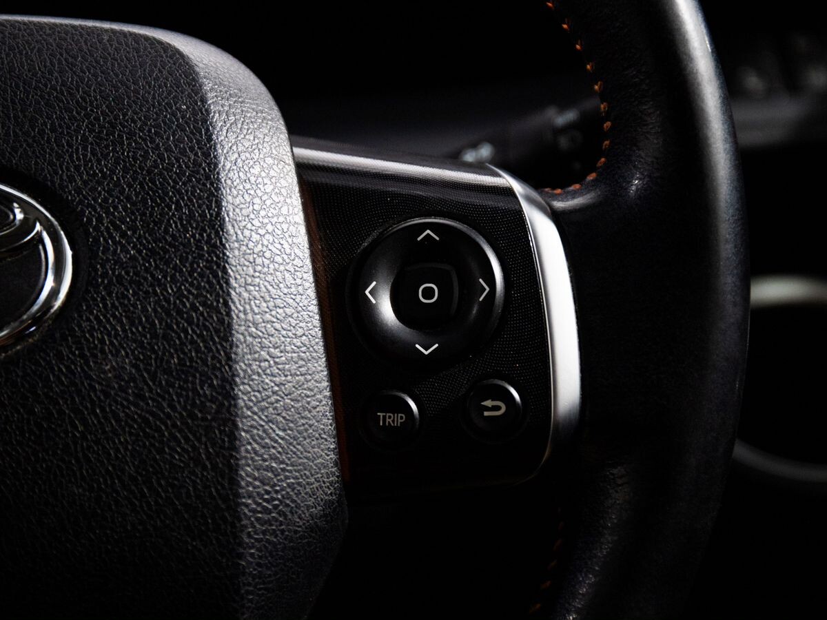 Toyota Sienta 2018 - фото автомобиля