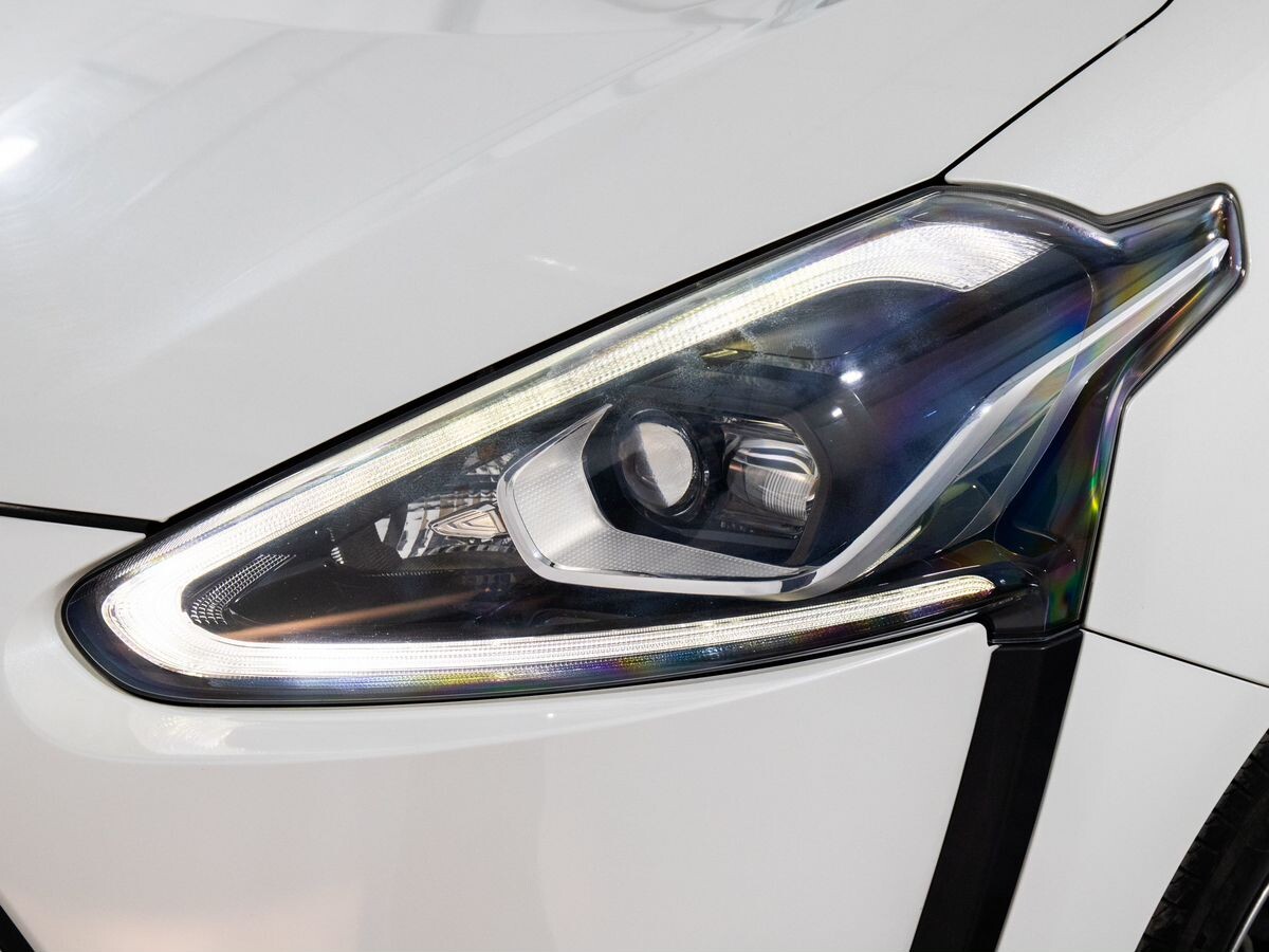 Toyota Sienta 2018 - фото автомобиля