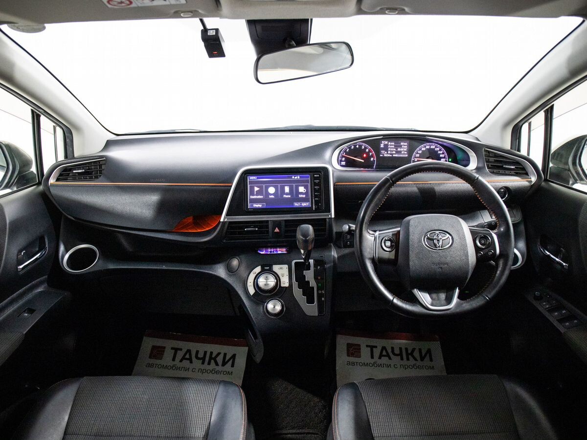 Toyota Sienta 2018 - фото автомобиля